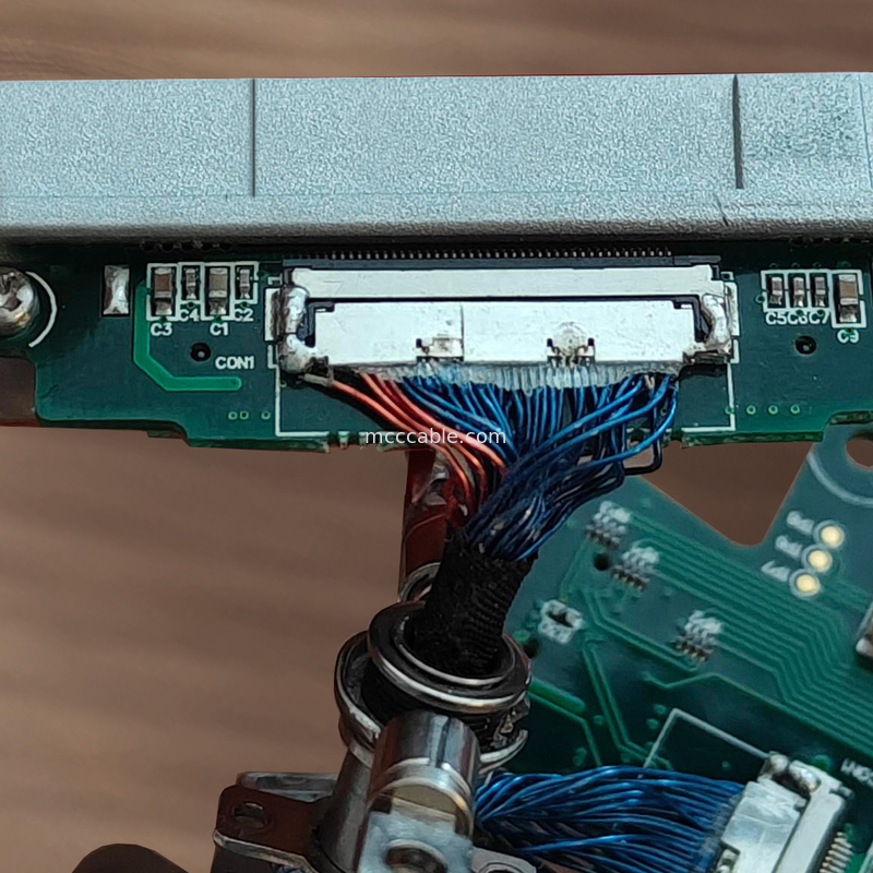 LVDS микрокоаксиальный кабель на заказ длиной 0,4 мм 20453z-030 SD до 20347 с механическим замком